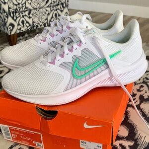 Women’s Nike downshifter 11